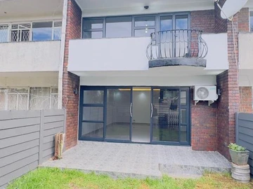 2 Bedroom Flat & Apartment