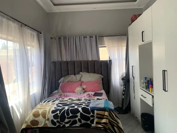 4 Bedroom Garden Flat