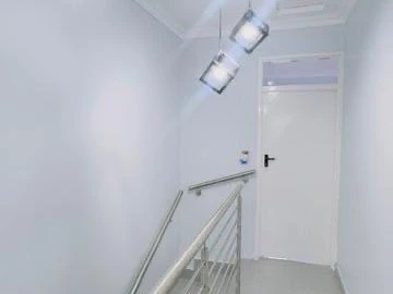 2 Bedroom Flat & Apartment