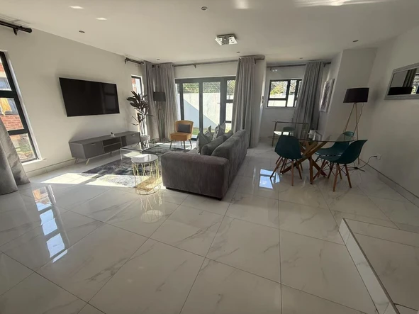 4 Bedroom Flat & Apartment