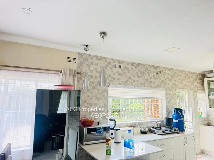 Avondale West House For Sale