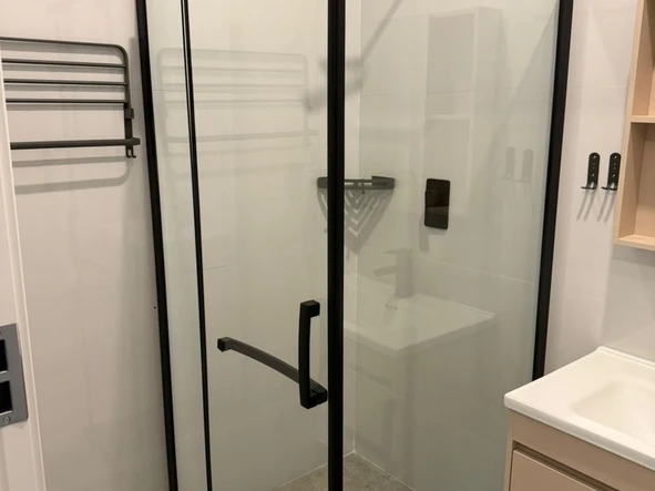 2 Bedroom Flat & Apartment