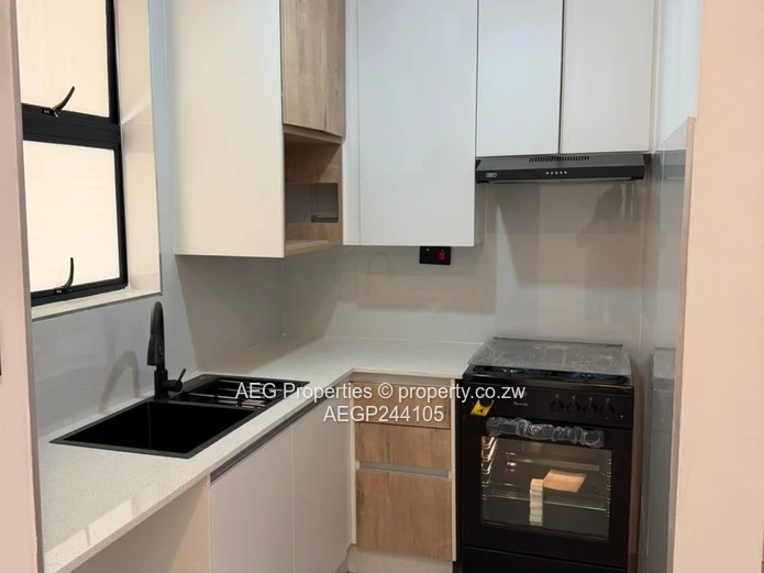 Strathaven 2-Bed Modern Apartment with Pool & Borehole